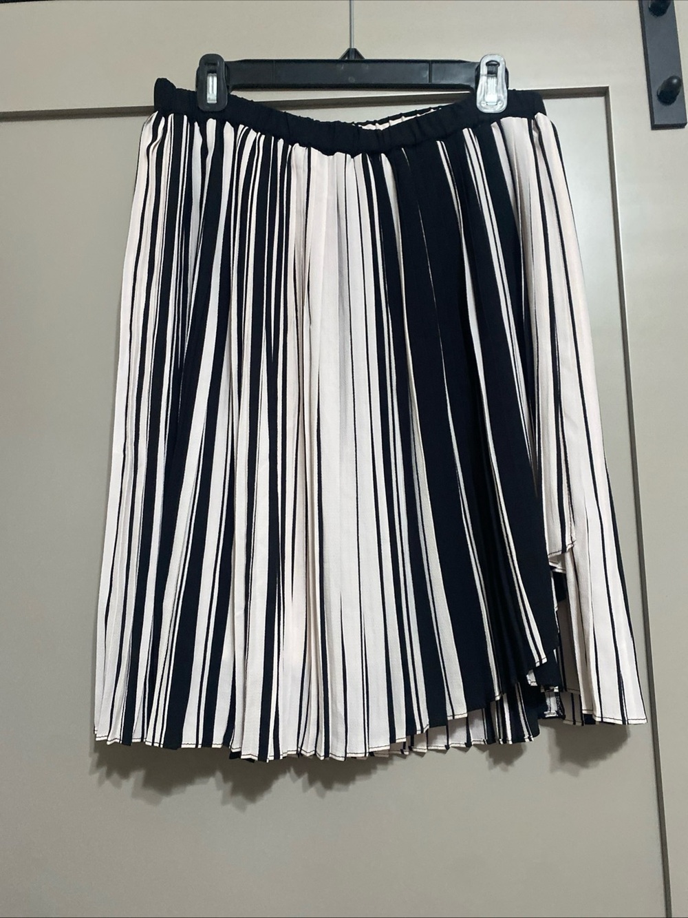 Worthington Black and White Vertical Pleated A-Line Skirt